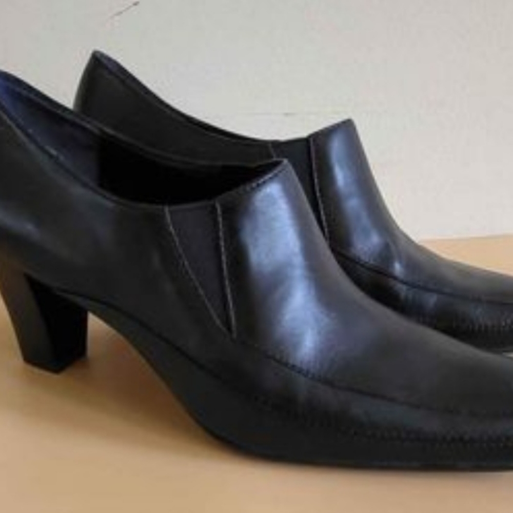 Aerosoles Gene Land Black Slip On  Block Heel Loafer